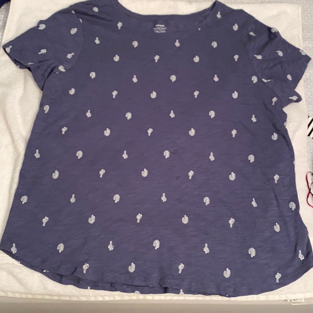 Cute OLD NAVY T-shirt